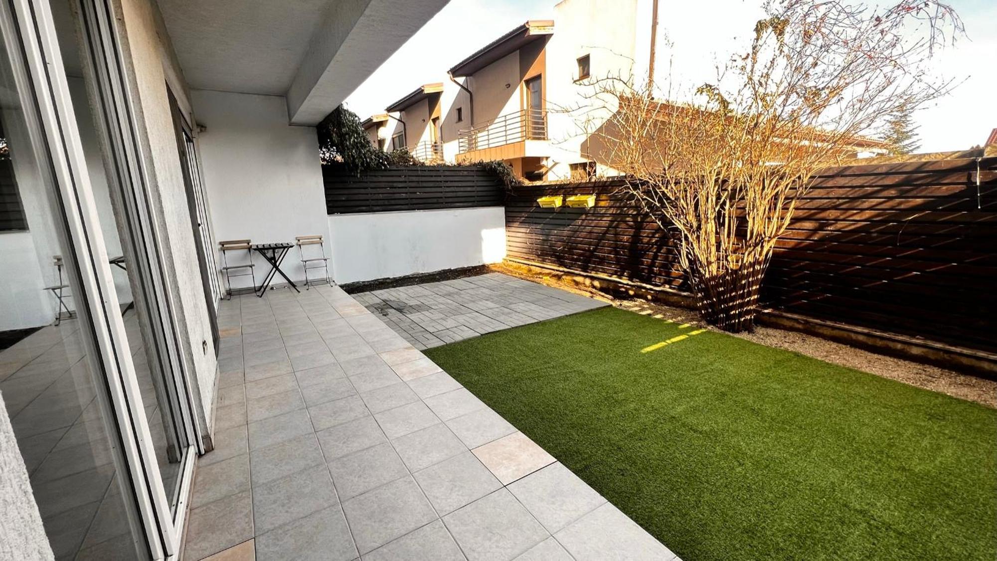 Otopeni Airport Apartment With Private Garden Exterior photo
